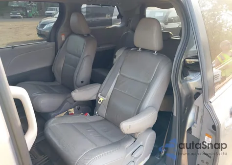 2015 Toyota Sienna Xle 8 Passenger z USA, uszkodzony, nr VIN 5TDYK3DC2FS582546